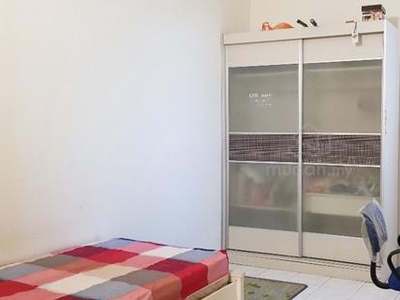 Middle room for rent at Raja Uda, butterworth