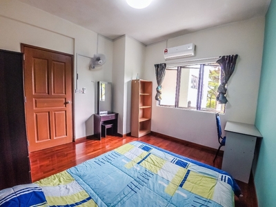 Cozy Furnished Private Room For Student And Working Professional In Cyberjaya
