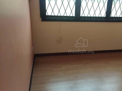 MJC Partially Furnished Soho Apartment