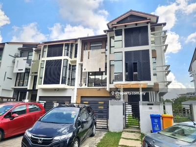 Partly Furnished 3 storey Maple Terrace Endlot for rent