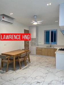 QUAYWEST FULL FURNISHED with COMFY RENOVATED AT QUEENSBAY FOR RENT