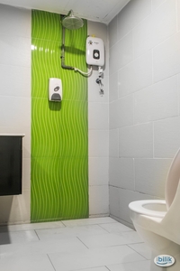 ( Rm 300 Booking Fees ONLY ) Super Nice Master Room ( Private Bathroom ) at Taman Pelangi, Johor Bahru
