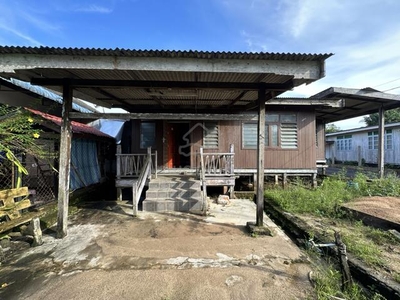 Rumah Kayu di Kampung Maras, Kuala Nerus (Tidak Termasuk Tanah)