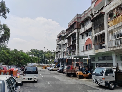 Shop apartment located in strategic location in Puchong Intan