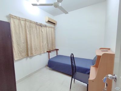 Single Room at Pelangi Utama, Bandar Utama