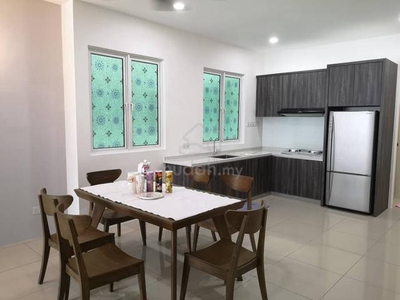 The Clovers Condo 1600sf SEAVIEW Private Lift FULLY FURNISHED 2-C/PARK