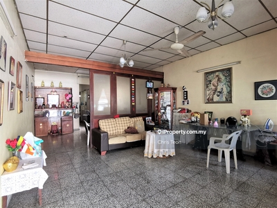 Excellent location close to wet market & various essential amenities!