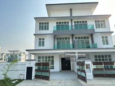 Mutiara Bestari Phase 3 3storey cluster house endlot for sale