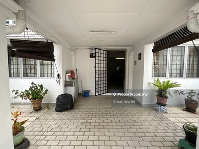 1.5 sty Terrace House _ Freehold _ Walking distance to LRT station