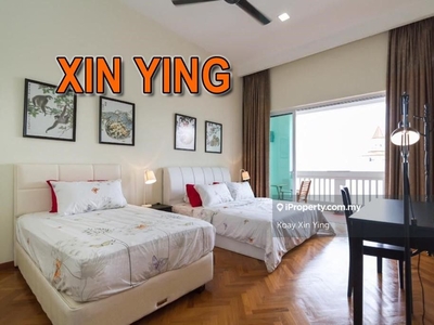 Facing to Marina , 2 bedrooms 1800 sqft , Furnished & Renovated