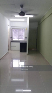 Near USM Taman Jade Flat (Block 316) 2-Rooms 550sf Fully Renovated