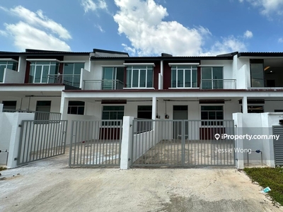 Newly Unit, 2 Storey Terrace, Taman Scientex, Kundang Jaya, Rawang