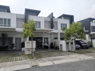 (GOOD CONDITION) 2 Storey Casa Green, Cybersouth