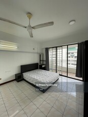 Medium Room With Balcony Fully Furnished Aircon Wifi