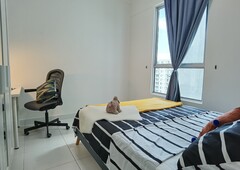 Newly Renovated Middle Room at Elit Heights, Bayan Lepas