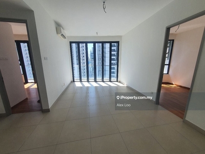 Cheap 2 plus 1 bedroom with direct link access to the Gateway Mall