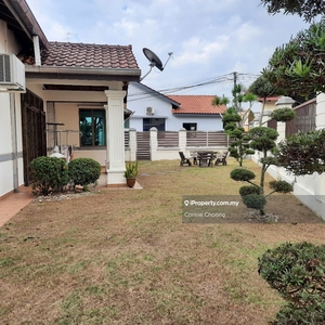 Taman Molek, 1 .5 Storey Terrace Corner House For Sale