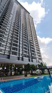 Pinnacle Residence Corner unit Partly Furnished for Let