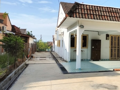 Alor Gajah Bungalow 50x100 Freehold Julia Biscuits walking distance non bumi lot for sell