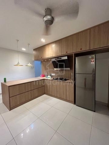 Bandar Bukit Raja 1.5storey kitchen cabinet aircon heater for rent