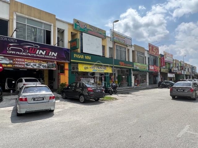 Bandar Putera 2 klang facing main road 2 sty shop lot