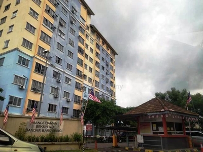 Corner Lot Apartment Bangi Idaman For Sale!!