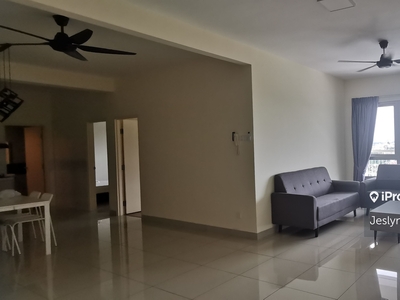 Dual-Key 3 Bedroom Serviced residence with MRT at doorstep for Sale