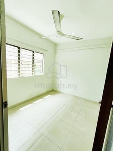 USJ6 Partial Furnished Male Single Room @ Double Sty House for Rent