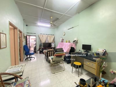 Johor Jaya, 1 Storey House, with Mezzanine Floor, 3 Bedroom, 22x70