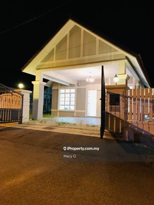 Single Storey Bungalow Corner Lot Anjung Gapam Ayer Keroh for Rent