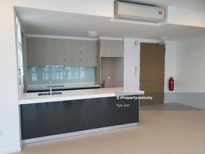 Unfurnished unit with cabinets ready to rent