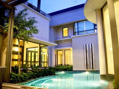 Bungalow Seksyen 7 - Modern Luxury Concept ID with Pool, Guard house