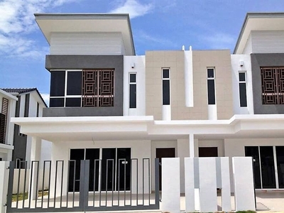 【Free Aircond】 Super Link House 25X80 Double Storey Landed Terrace!Nilai！