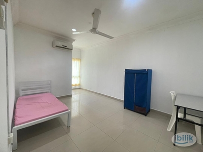 No Deposit❗ Middle Room with Bathroom rent in D'Kayangan @ Seksyen 13, Shah Alam