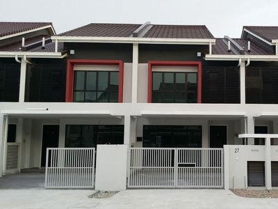 【Salary 4k Accept】 Last Unit 20x70 Double Storey Freehold！Sepang