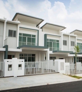 【Selling Fast】 30x80 Freehold Double Storey！Dengkil !