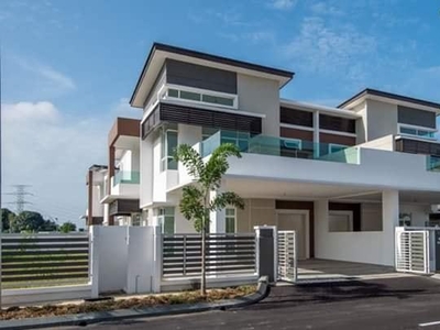 Sepang【Rebate RM60k】 30x90 0% Downpayment FreeHold Double Storey