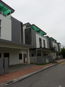 3.5 Storeys Link House near KLCC For Sale Malaysia