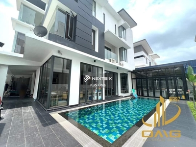 Casa Sutra 3-Storey Bungalow with lift & swimming pool