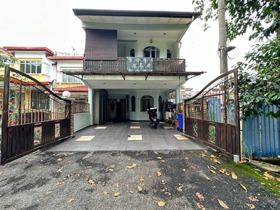 Double Storey Terrace Taman Ukay Bistari Ampang ( Facing Open)