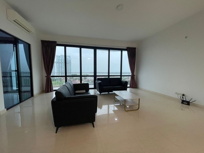 For Rent/ Straits View 18 Condo@ Bukit Serene/ high floor