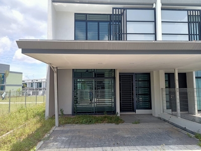 For sales/ Citrine Residenz Bandar Seri Alam/ Double Storey Terrace House/ End-Lot with land