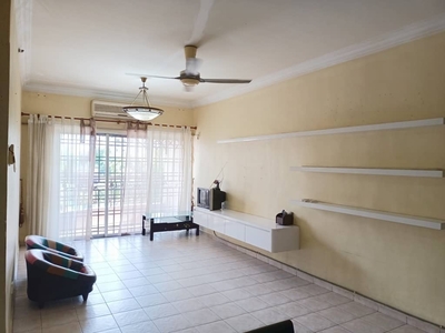 For sales/ Prima Regency Apartment 3 Bedrooms/ Renovated Condition with Furnished/ plentong Masai