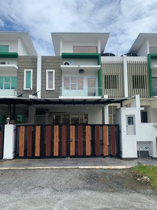 RENOVATED SEMI FURNISHED FOR SALE DOUBLE STOREY @ CLOVER, SEMENYIH