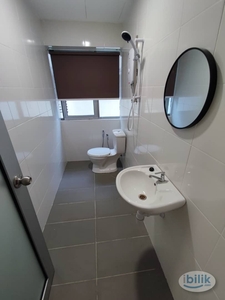 Room for Rent Near to MRT TTDI, Starling Mall, Atria Mall attach with private toilet at Damansara Inn Damansara Jaya,