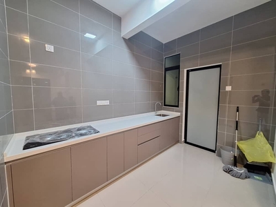Brand new Jalan Kuching Condo unit in good condition at 99 Residence