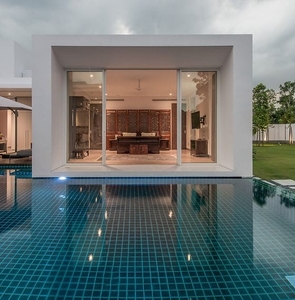 Bungalow House For Sale Big Land Size with Swimming Pool Great Environment Luxury Bungalow Designer Unit Award Winning Iskandar Puteri Ledang Heights