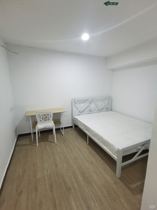 Comfort Master Room with private bathroom at SS4, Kelana Jaya