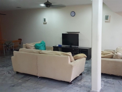 Double Storey Terrace House Partially Furnish Sri Petaling