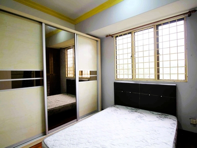 Master AC room with Bathroom, Female only, Low Deposit Menara Duta 2